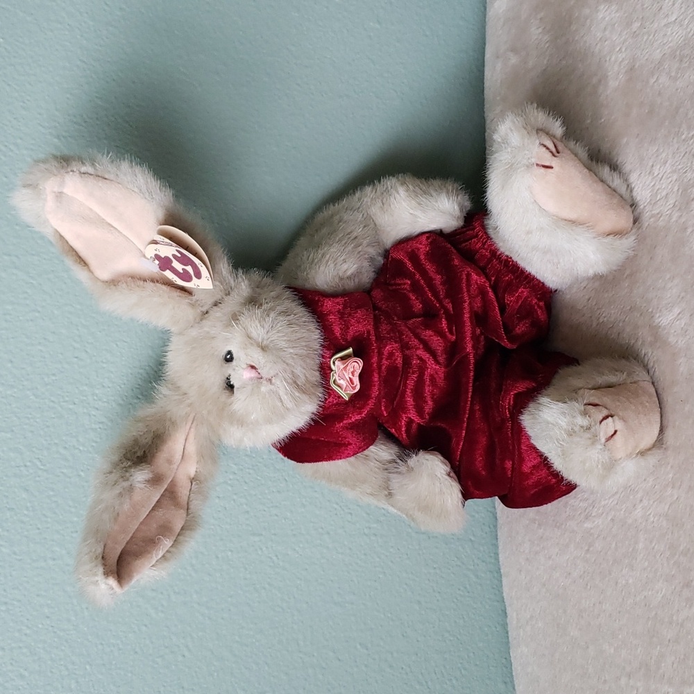 Sidney 🐰14" Ty Attic Treasure Bunny Rabbit🐰 Cranberry Jumper❤ NWT, PVC Pellets